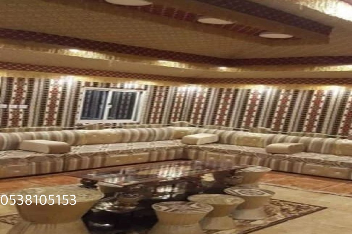 جلسات خارجية في الرياض مع مشارف ساندوتش بانل